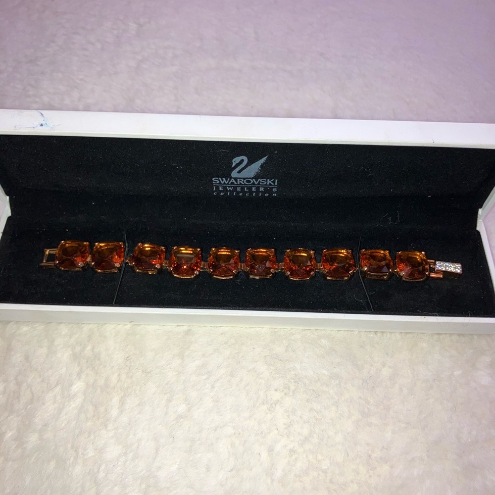 Vintage Swarovski Gold Bracelet with Orange Crystals in Original Box - Picture 5 of 8